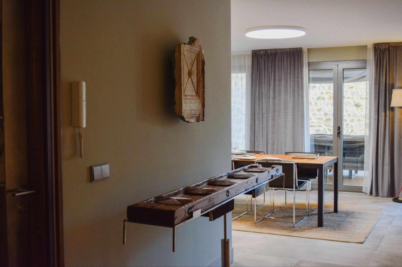 Keldomenech Bed&Art Luxury Apartment For Art Lover เบซาลู ภายนอก รูปภาพ