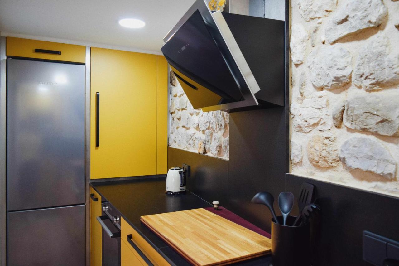 Keldomenech Bed&Art Luxury Apartment For Art Lover เบซาลู ภายนอก รูปภาพ