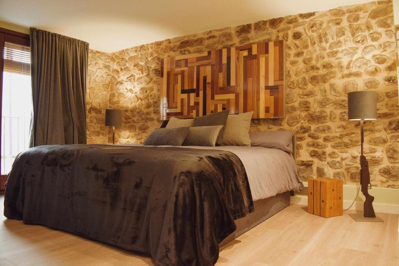 Keldomenech Bed&Art Luxury Apartment For Art Lover เบซาลู ภายนอก รูปภาพ
