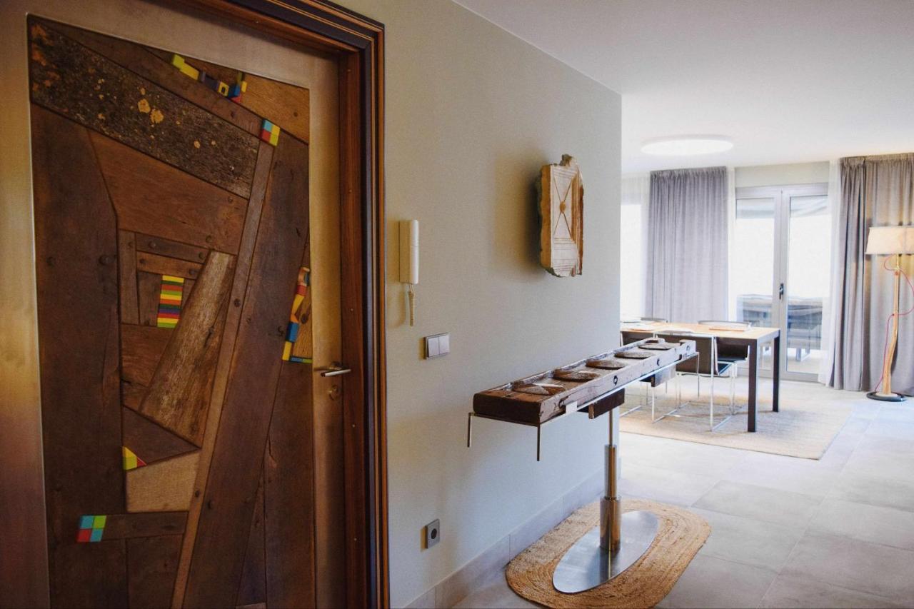 Keldomenech Bed&Art Luxury Apartment For Art Lover เบซาลู ภายนอก รูปภาพ
